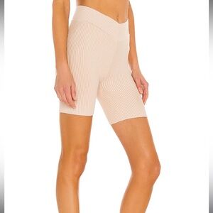 V waist biker shorts nude